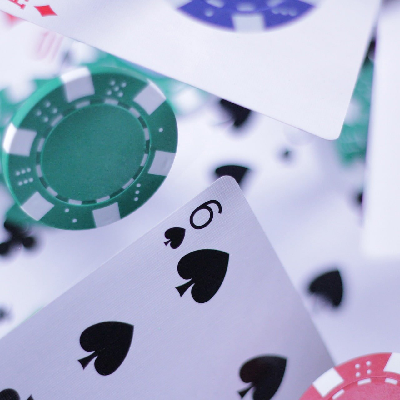 feature cards and mobile readability panels on the bit 9 rummy guide page